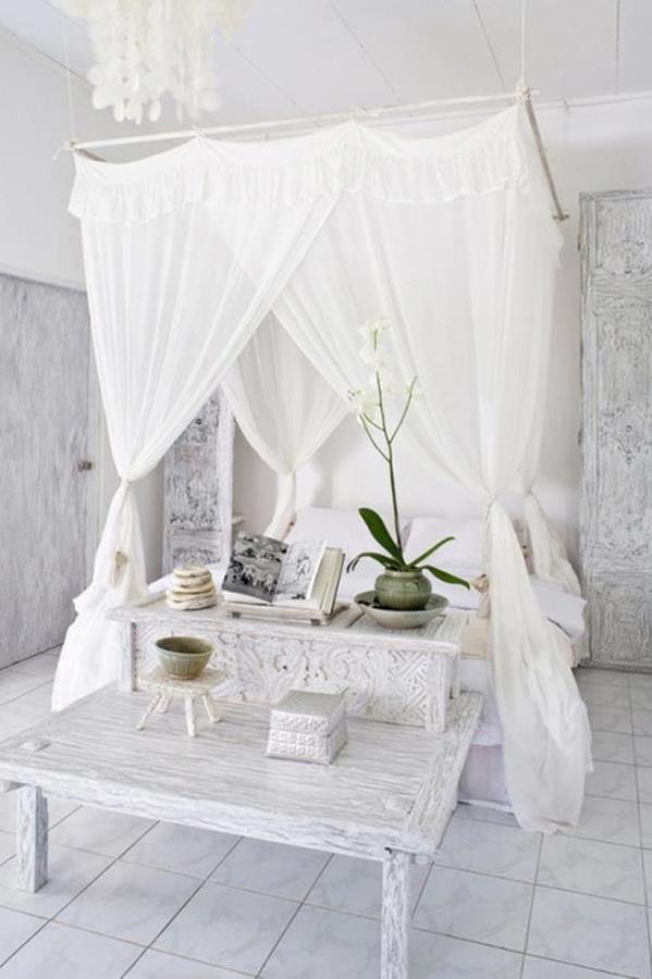 Lovely and cozy canopy bed and Moroccan texture modern moroccan